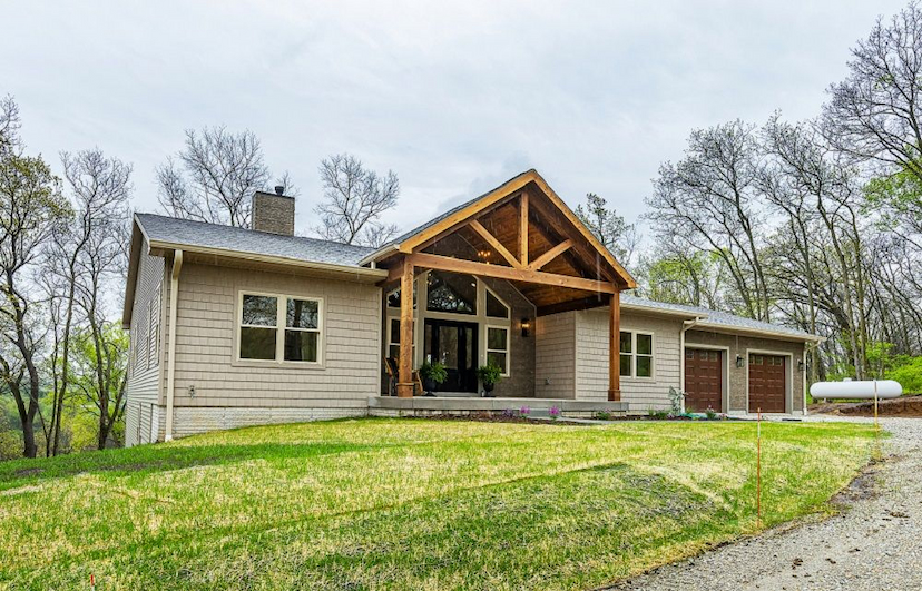 Serene Ranch-Style Retreat On 9 Acres In Warren County