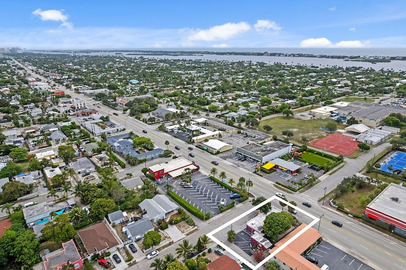 Excellent Commercial Opportunity In A Sought After Location.