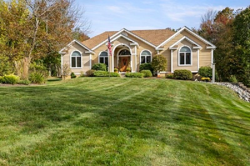 Meticulously Maintained Single-Level Retreat