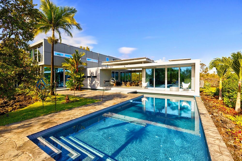 Contemporary Home With Incredible Views!!
