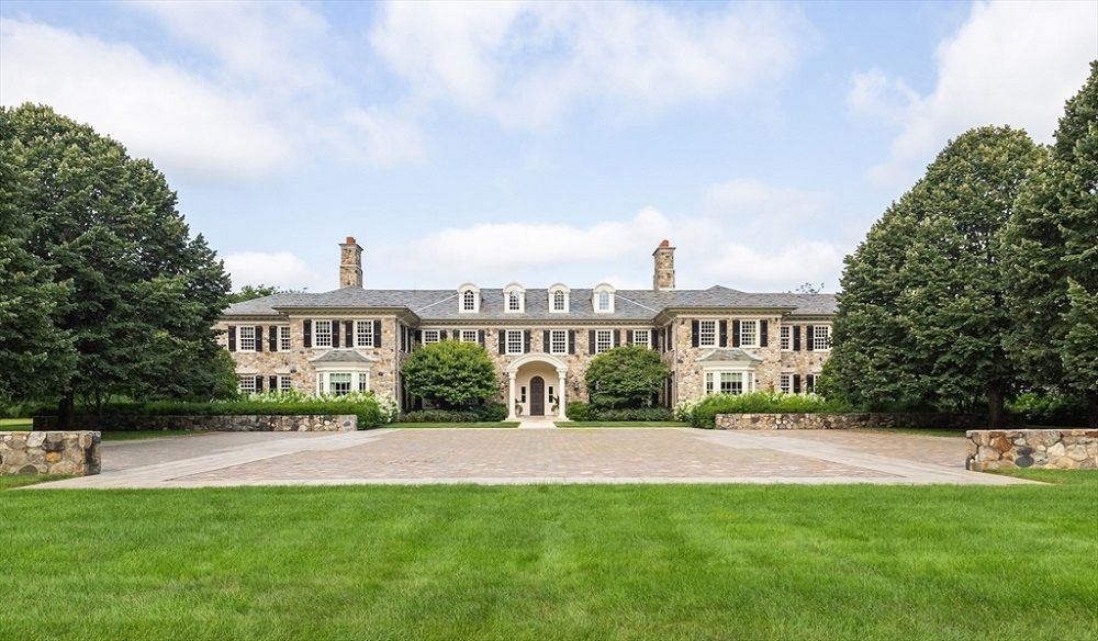An Extraordinary Elegant Design. Exceptional Amenities.
