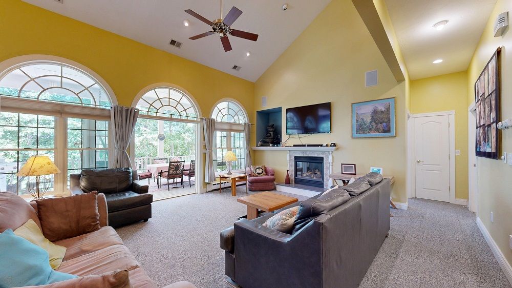 Builders Own Colonial Retreat