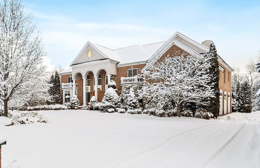 30 Bridle Path