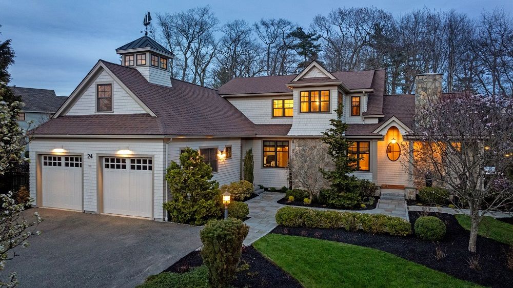 24 Whitehall Circle