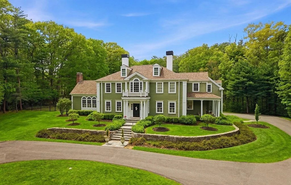 Timeless Elegance On 11.75 Private Acres