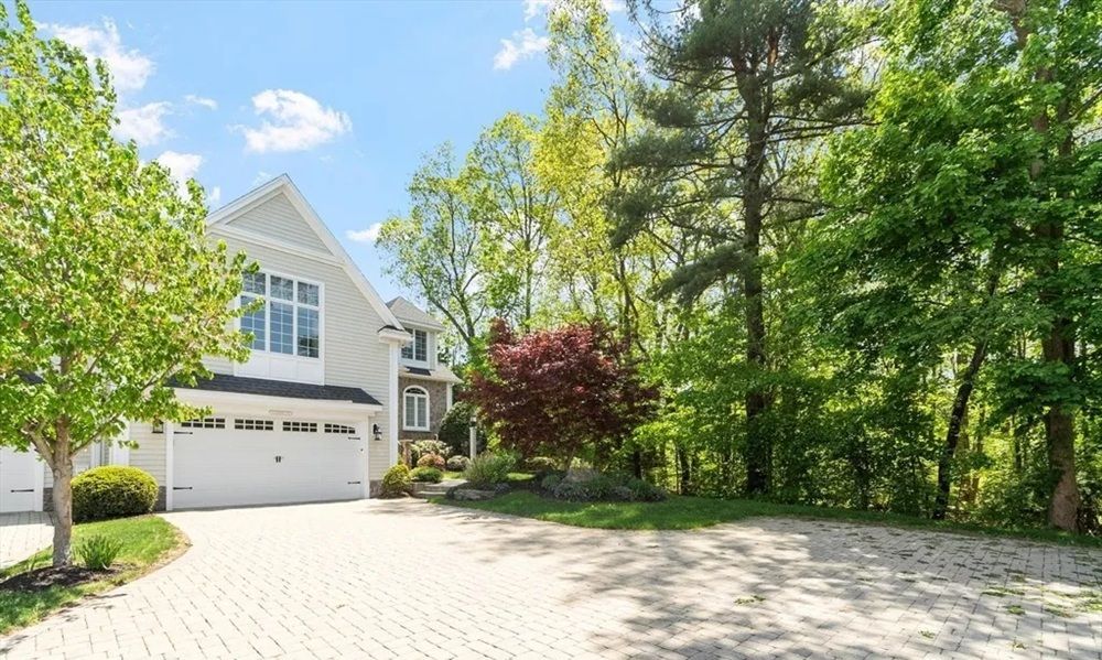 Extraordinary Luxury End Townhome