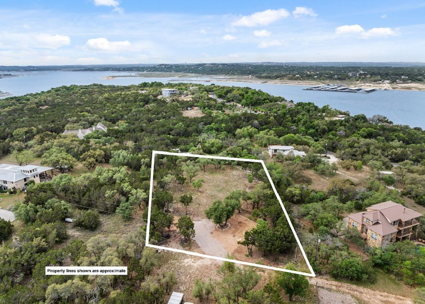 Rare Flat Lot In Volente