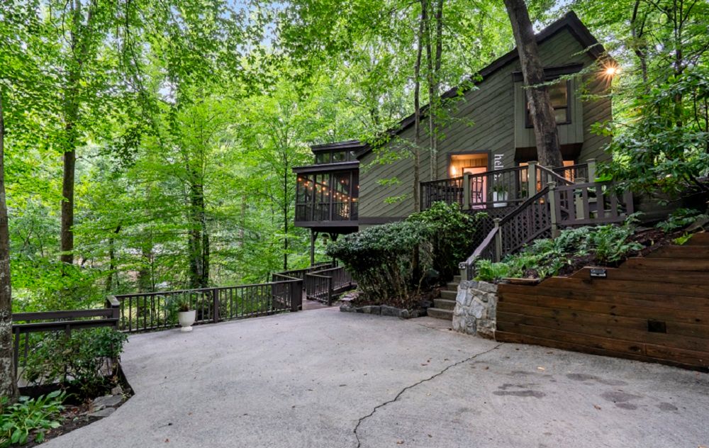 Forest Valley Modern Retreat