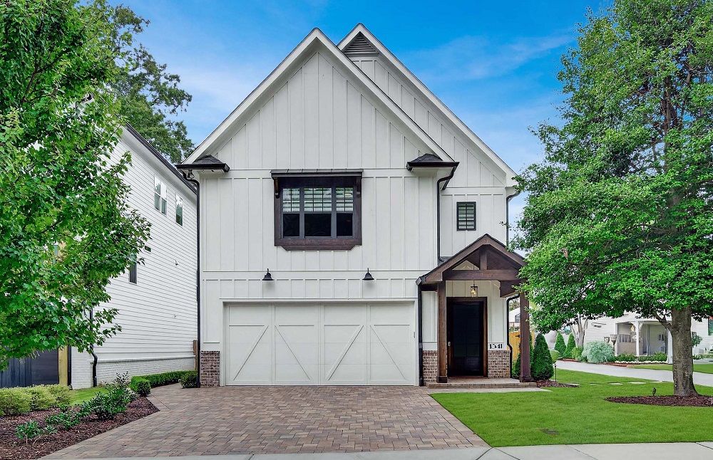 1341 Oaklawn Avenue NE.
