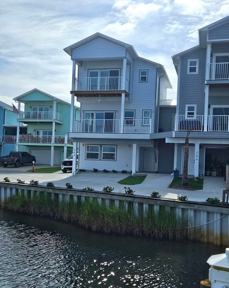 Watson Bayou Waterfront Townhome