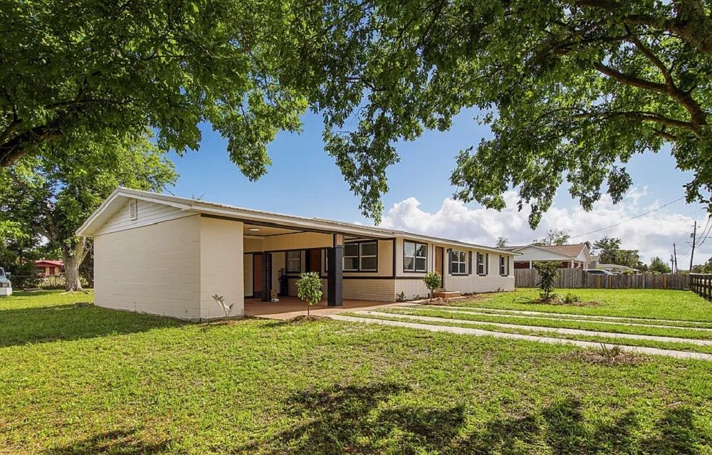 5220 Cherry St