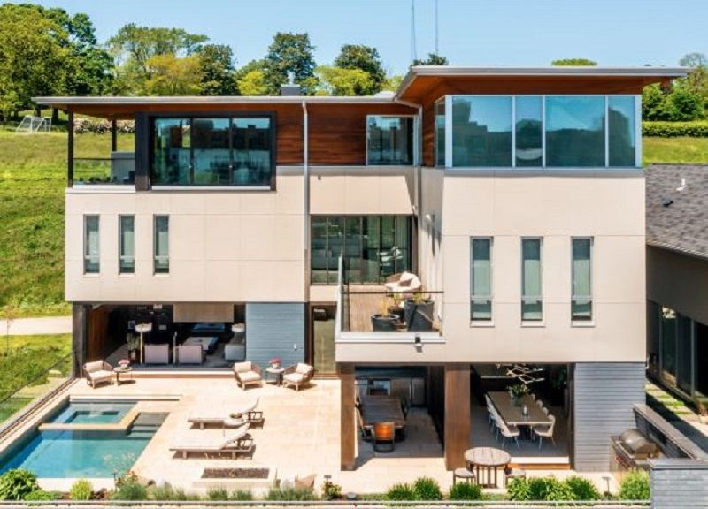 Modern Four-Level Riverview Residence