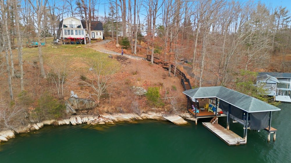 Smith Mountain Lake Waterfront
