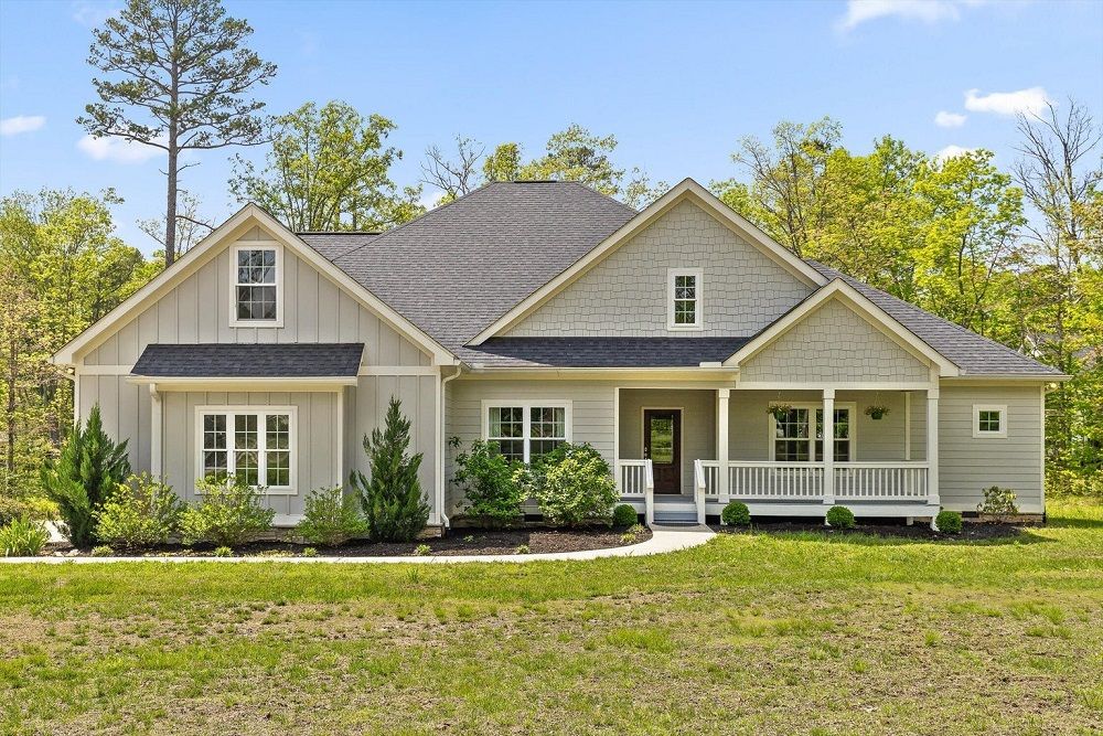 8221 Hixson Springs Rd