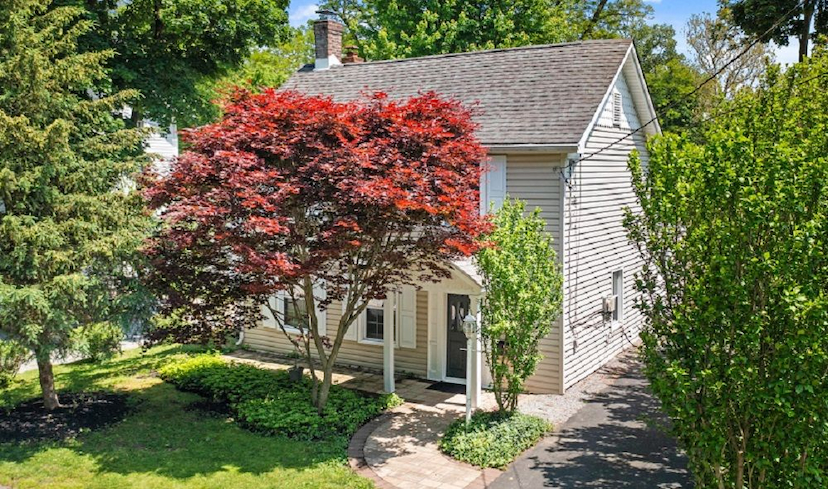 22 River Ave