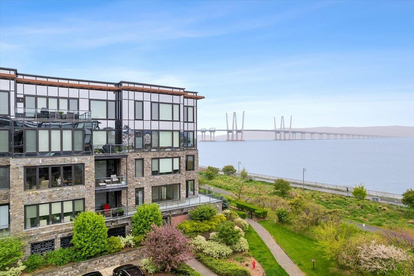 Hudson Harbor Lookout South Luxury Waterfront Condo