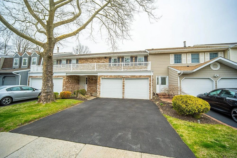 77 Aspen Drive W