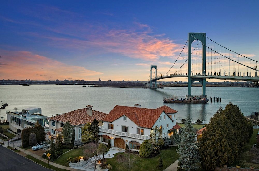 Elegant Waterfront Living Awaits
