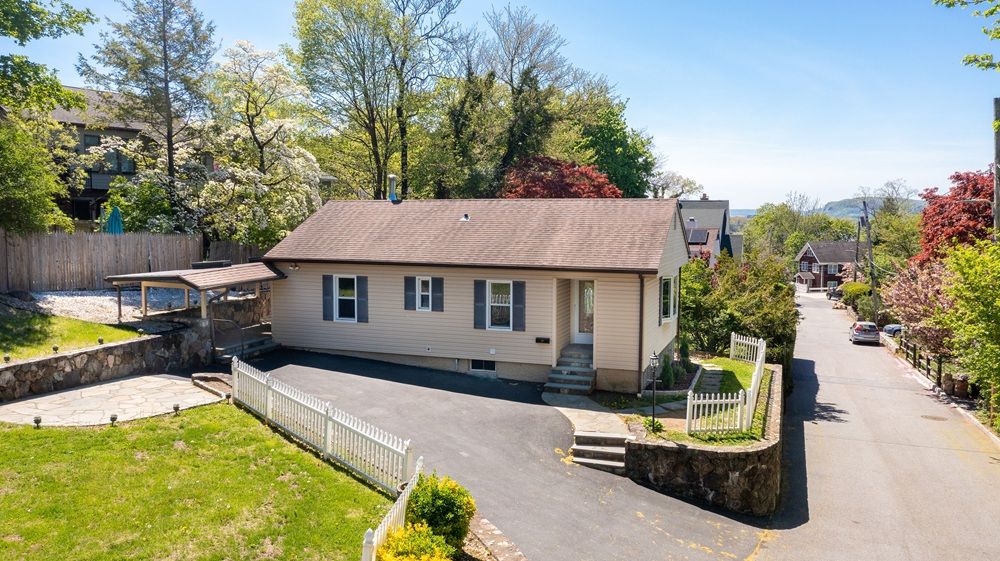 19 Hunter Place