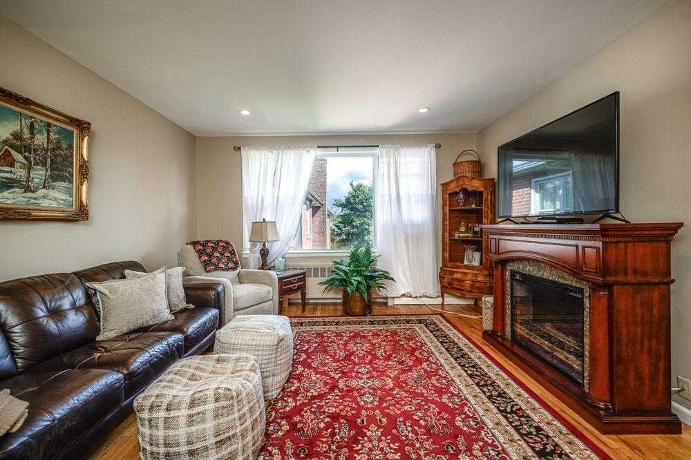 Briar Hill' Complex