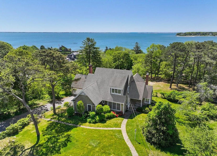 .85 Ac Hilltop Sanctuary, Pool, Bay Views, Private Beach