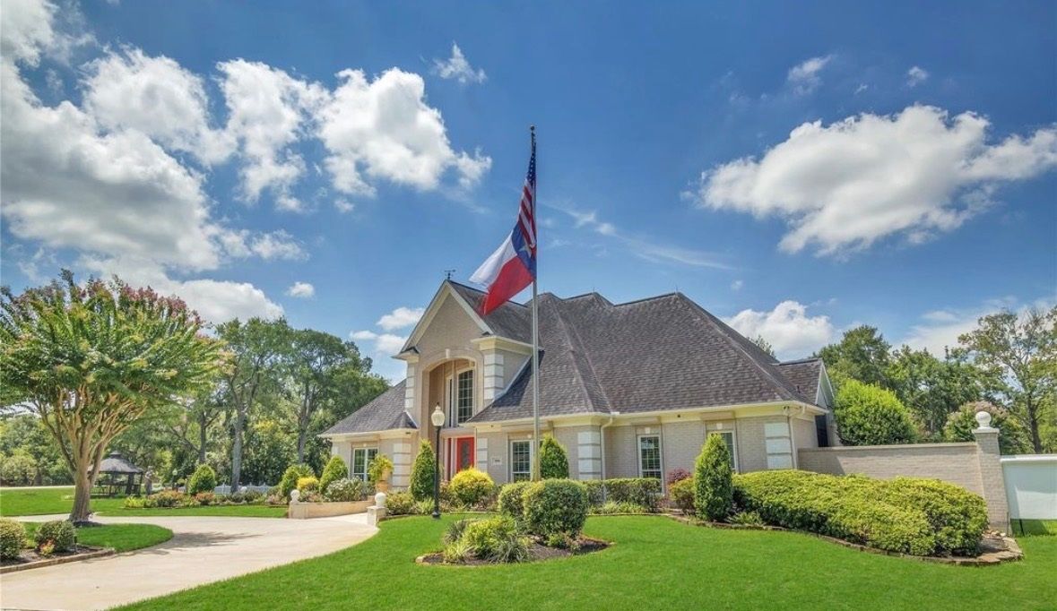 Exquisite Custom Estate