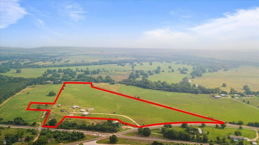 24+ Acres Of Space & Privacy