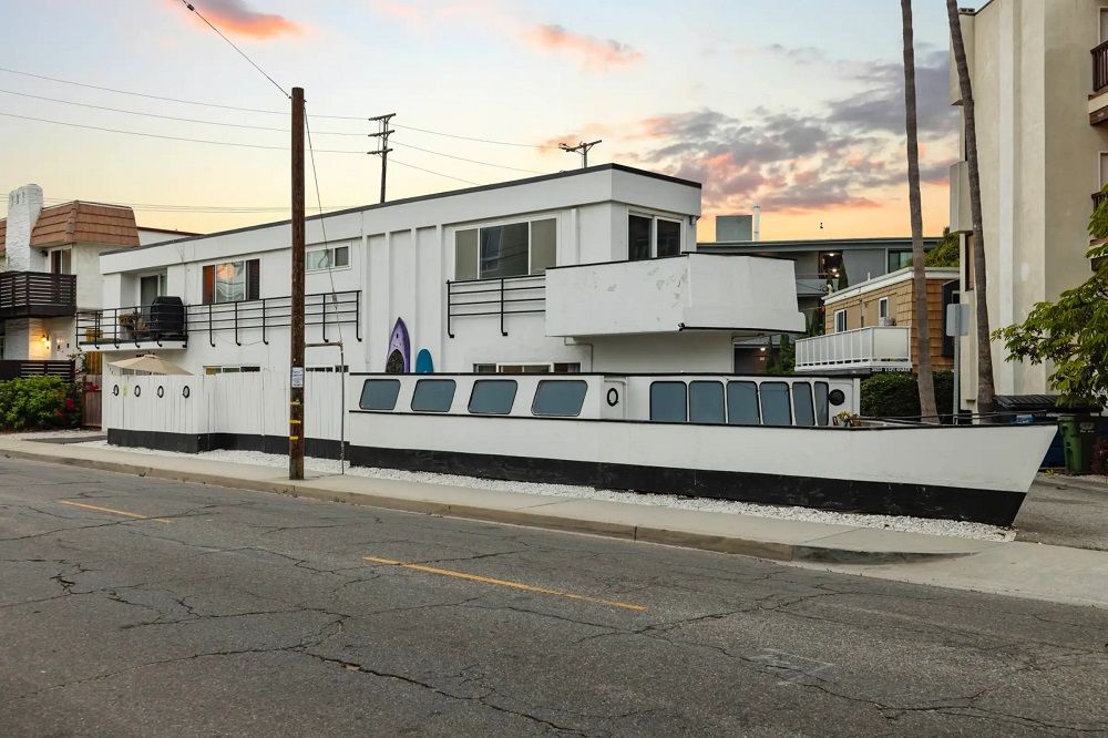 The Iconic Boat House Of Marina Del Ray