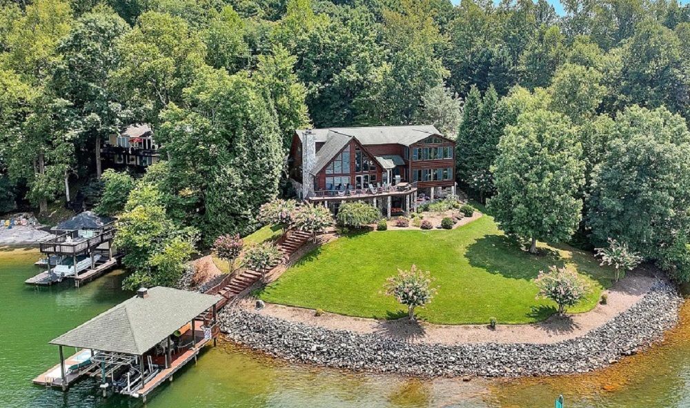 Luxury Timber & Stone Lakefront Estate!