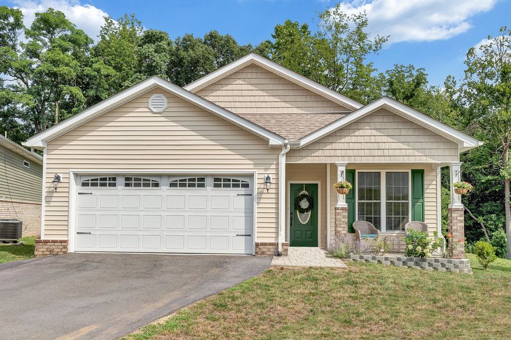 1290 Trafalgar Drive