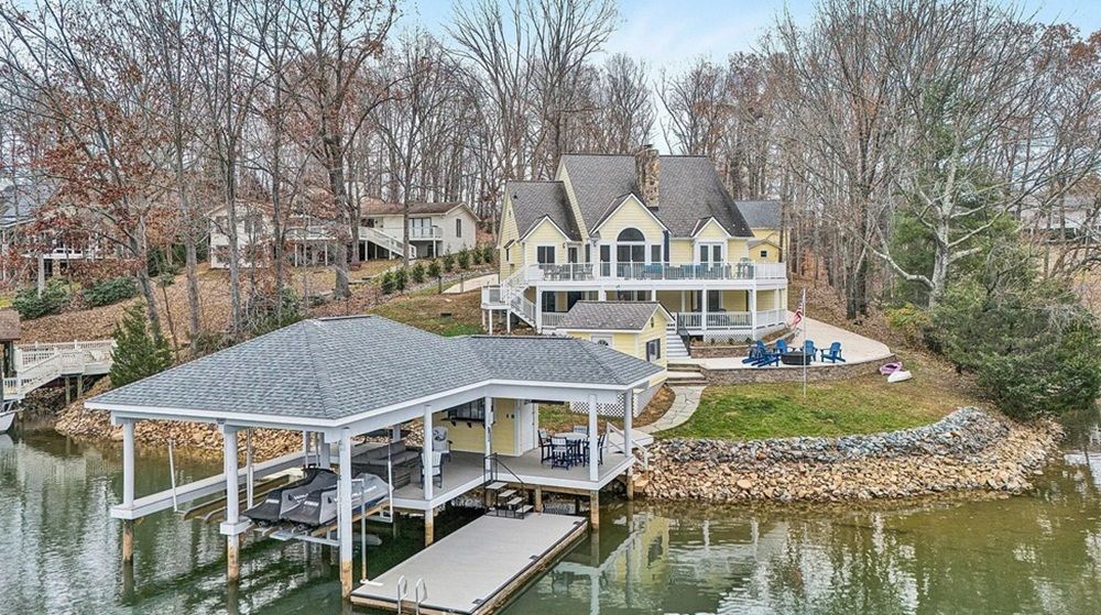 Luxury Waterfont Living