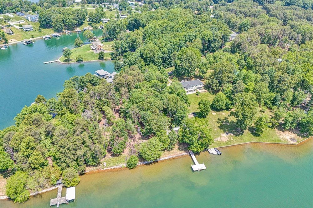 Build Your Dream. Live The Lake Life.