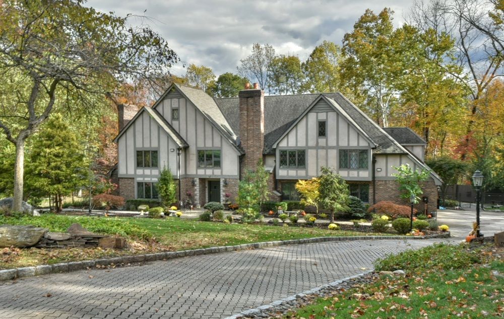 Classic Modern Residence