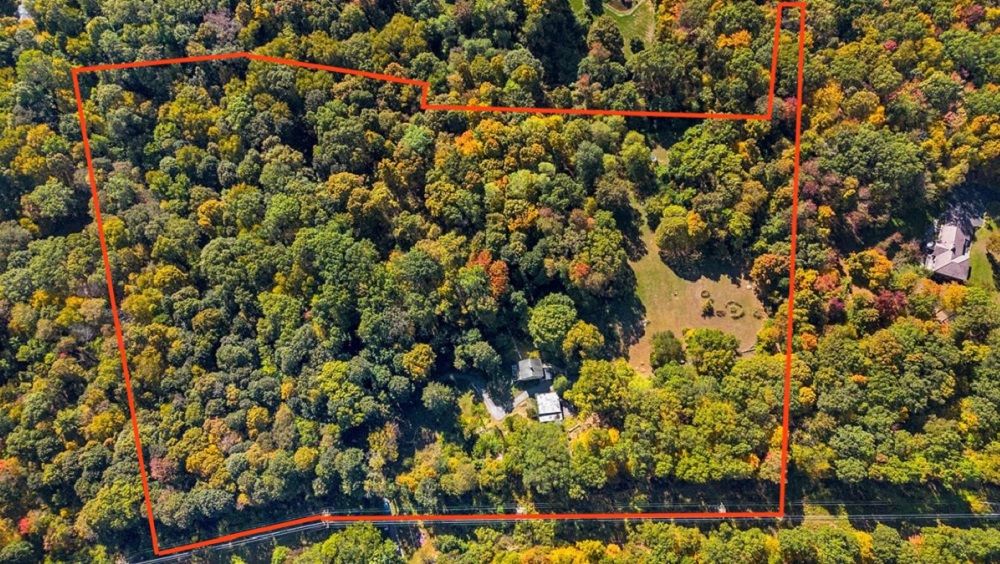 A Rare Balmville Homestead On 10 Acres