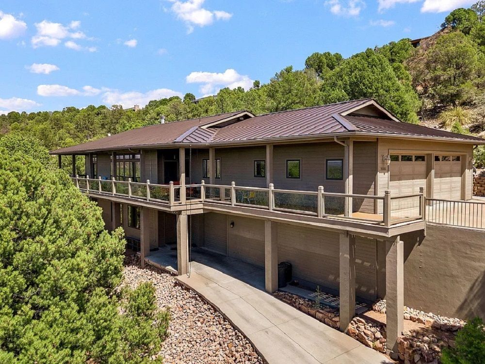 1003 N Arrowhead Dr