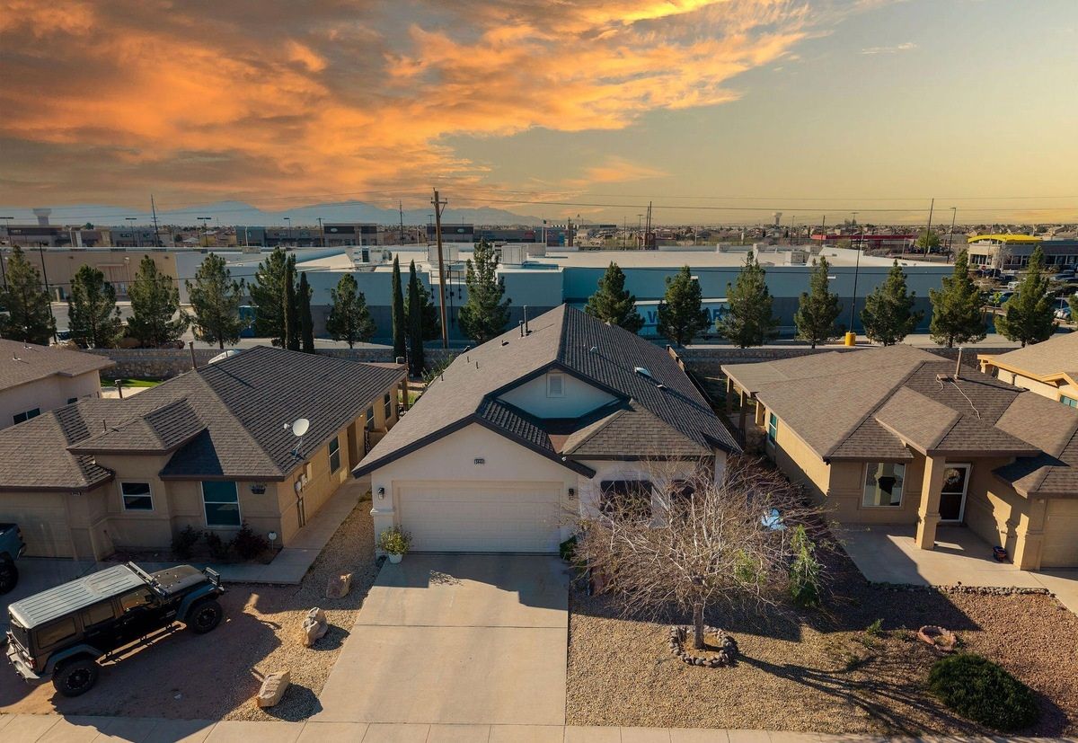 3449 Scarlet Point Dr