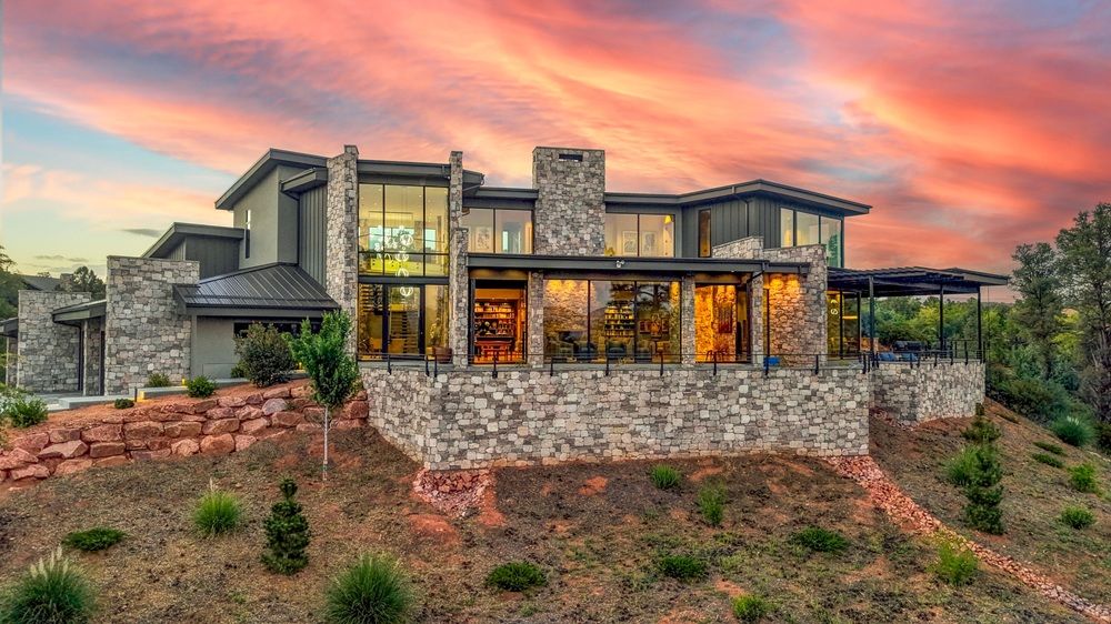 Modern Mountain View Masterpiece