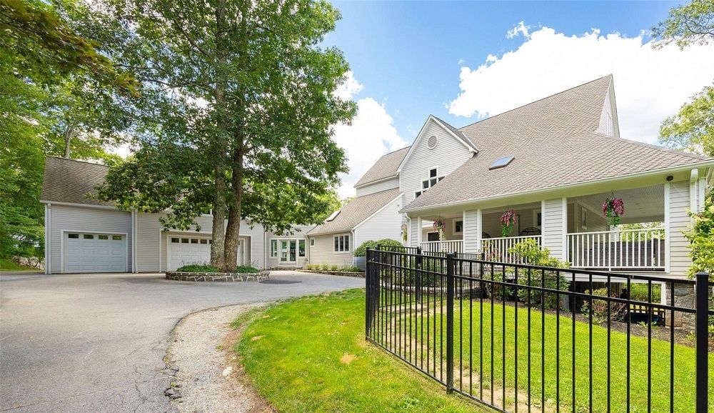 Your Private Luxury Estate With Endless Views