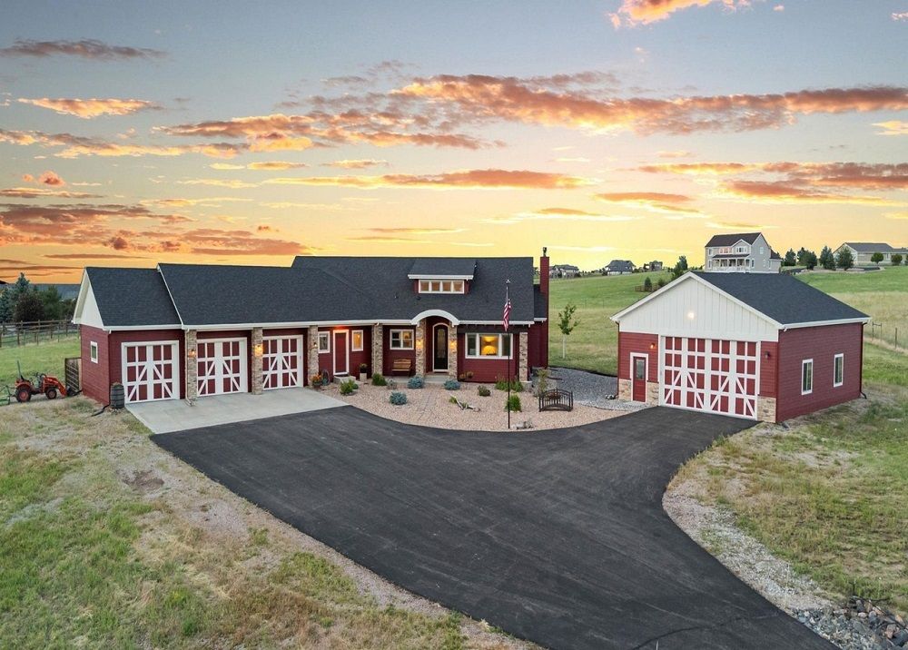 Hilltop Luxury With Pikes Peak Views