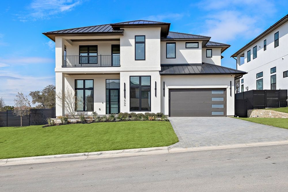 5900 Moondust Lane