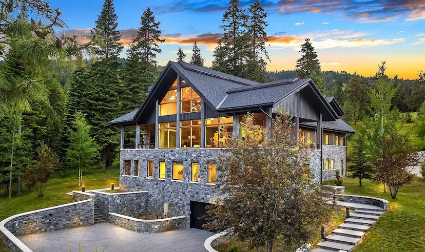 Luxury Mountain Living With Breathtaking Views.