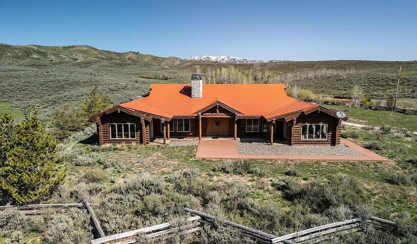 Ray Hunt Ranch With Custom Log Home