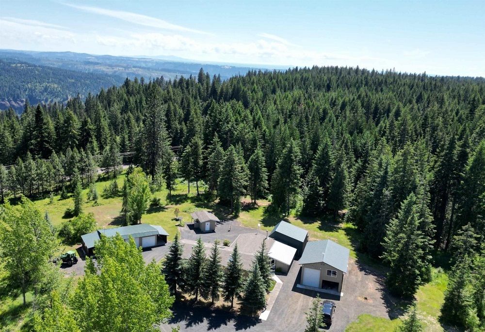 Luxury Home On 7.27acres