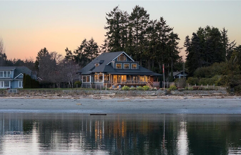 3905 A Cadboro Bay Rd