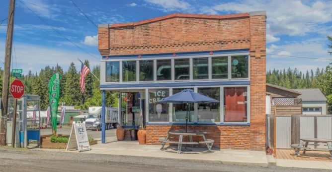 3 Airbnbs+ Turnkey Business