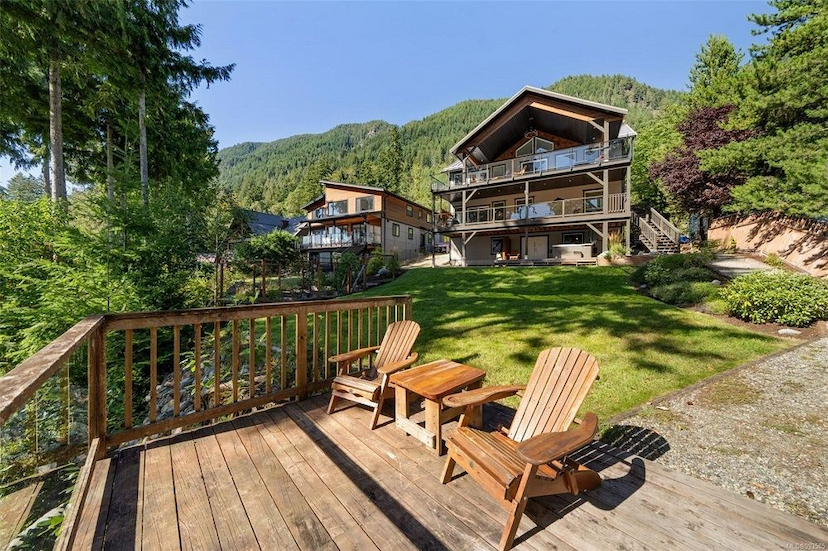 Waterfront Living, Breathtaking View Of Cowichan Lake