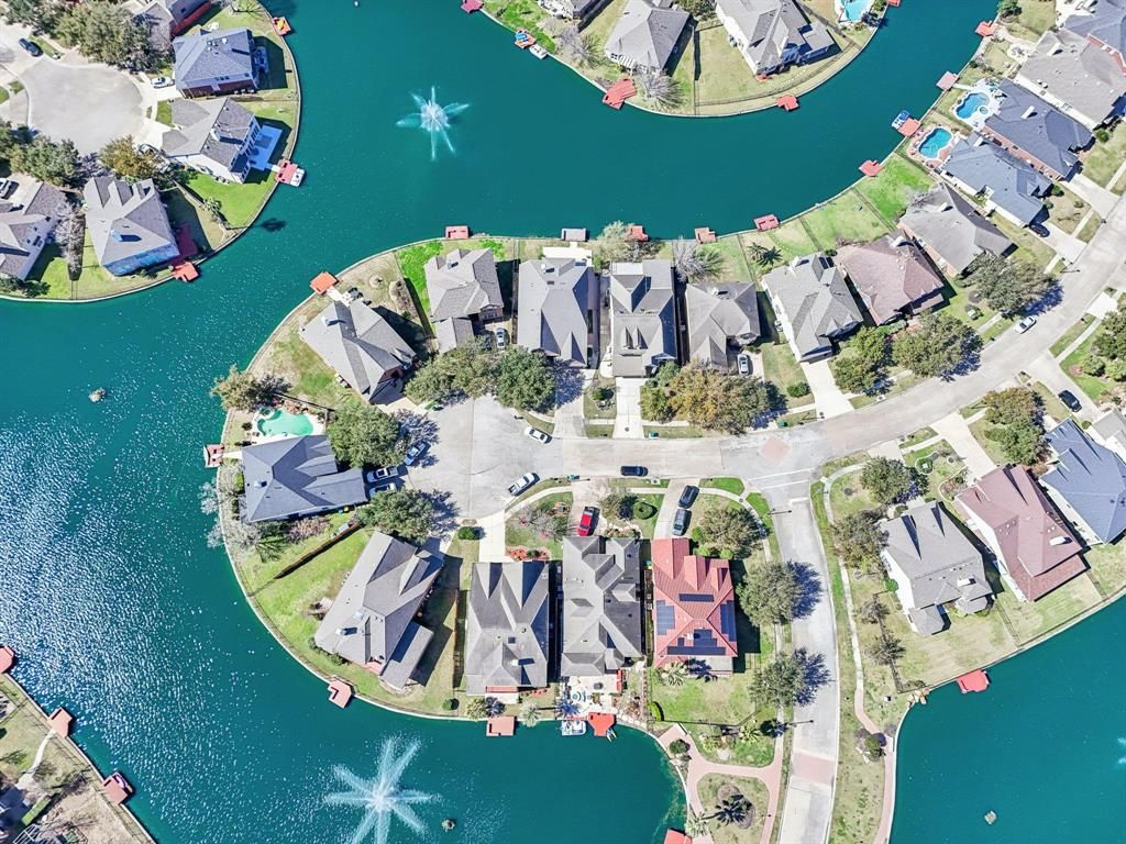 10011 Lakeside Gables Dr