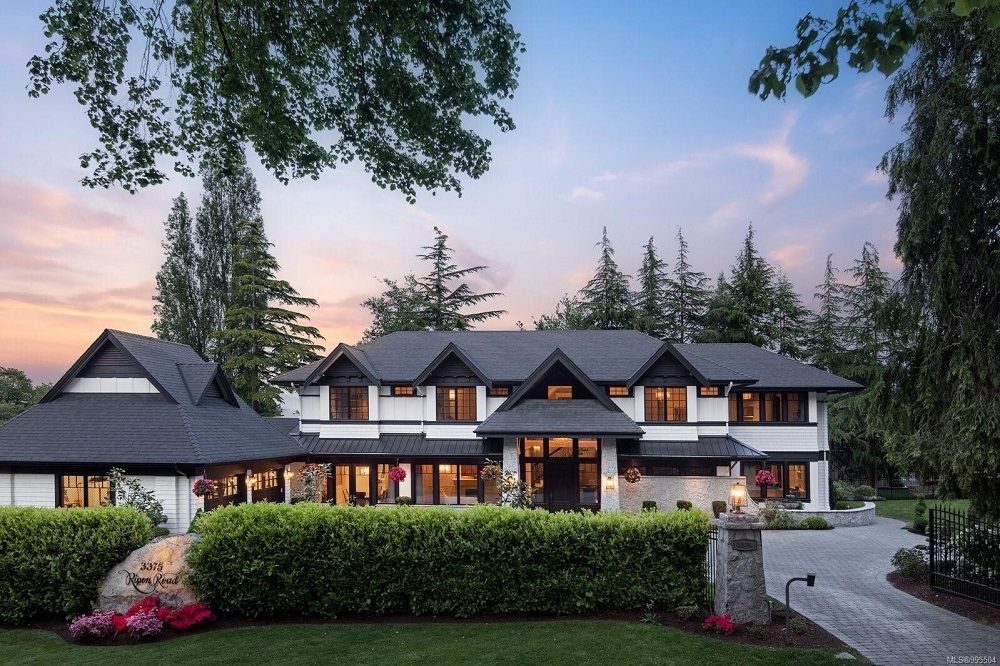 Vancouver Island Luxury Specialist