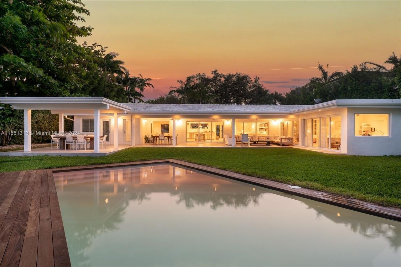 861 Harbor Dr