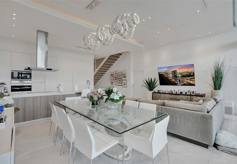 3750 Yacht Club Dr #Townhouse 2
